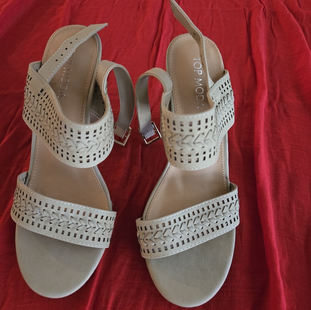 TOP Moda Women's Beige Sandals